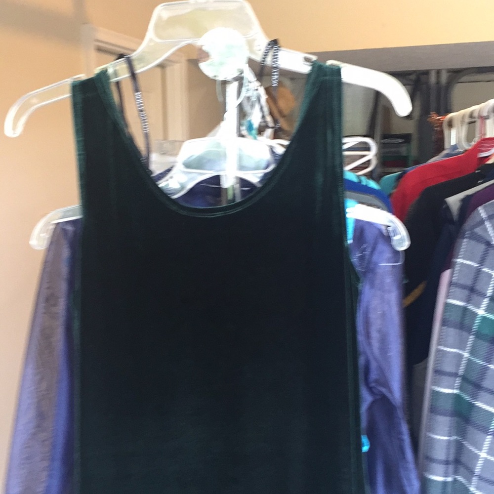 Women’s sleeveless dress; velvet. With jacket.